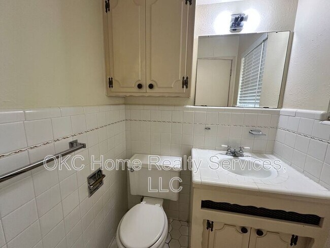 Building Photo - 2809 SW 77th St