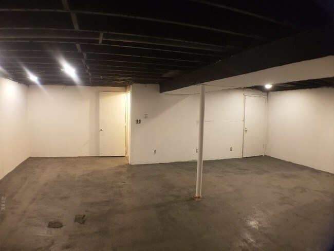 Building Photo - 6265 Akron Dr