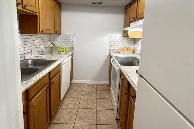 Building Photo - 1040 S Buena Vista Dr