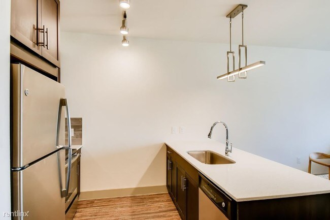 Building Photo - 1 br, 1 bath Apartment - 3000 Kramer Ln