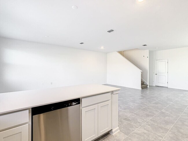 Building Photo - 409 Bogey Dr