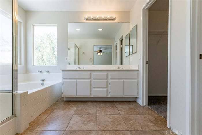 Building Photo - 43373 Messina St