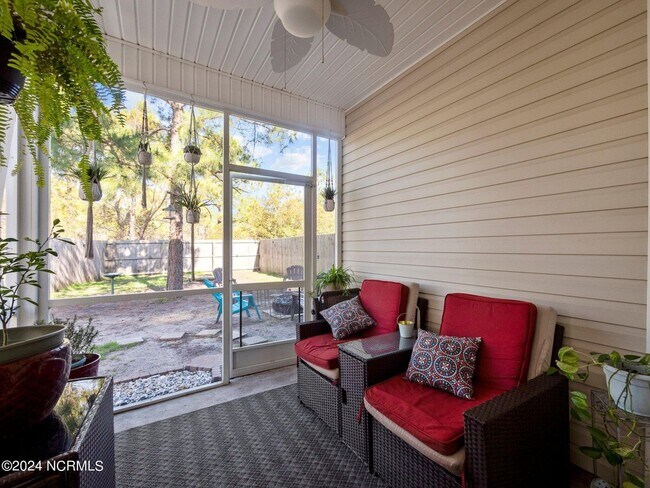 Building Photo - Holly Ridge Townhome Available!