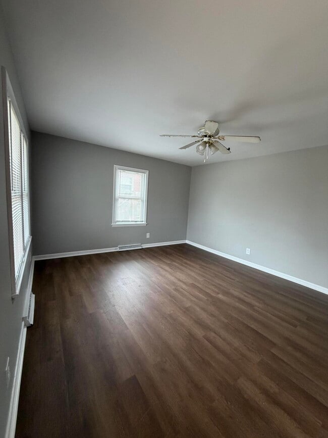 Building Photo - 611 Chestnut St