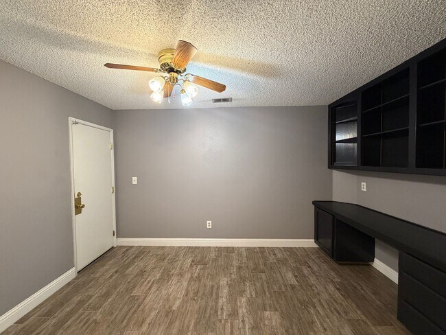 Building Photo - 7921 Cold Spray Ct