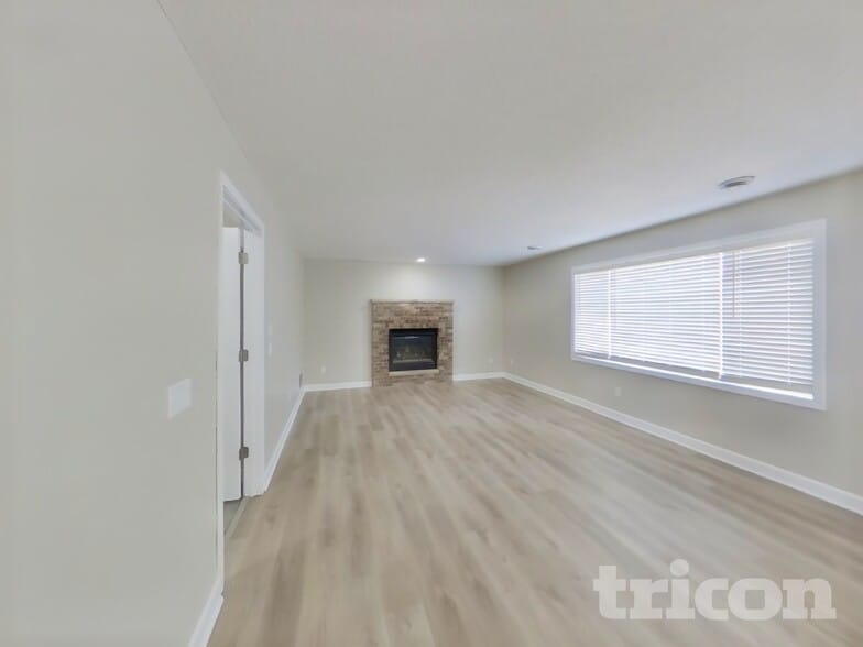 Building Photo - 1300 Bluebill Blvd