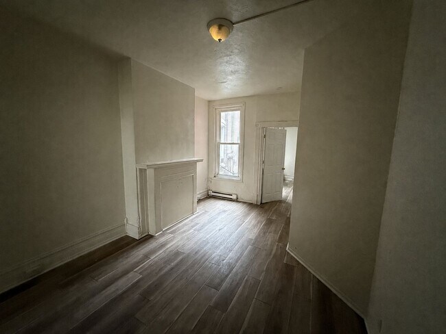 Building Photo - 518 Tilghman St