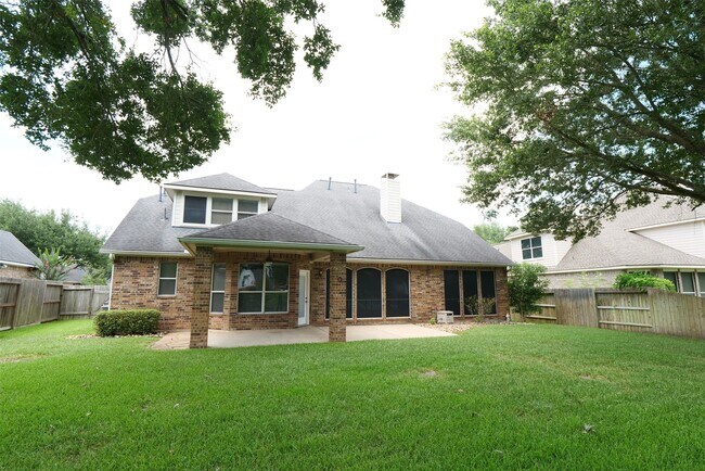Building Photo - 22719 Sierra Lake Ct