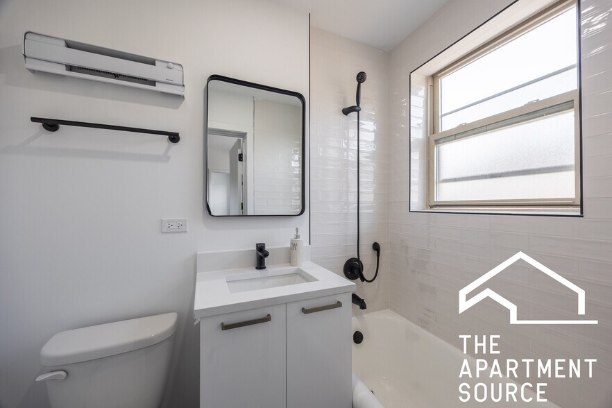 Building Photo - 1553 W Hollywood Ave