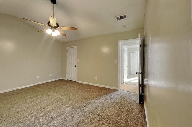 Building Photo - 1174 Empire Cir