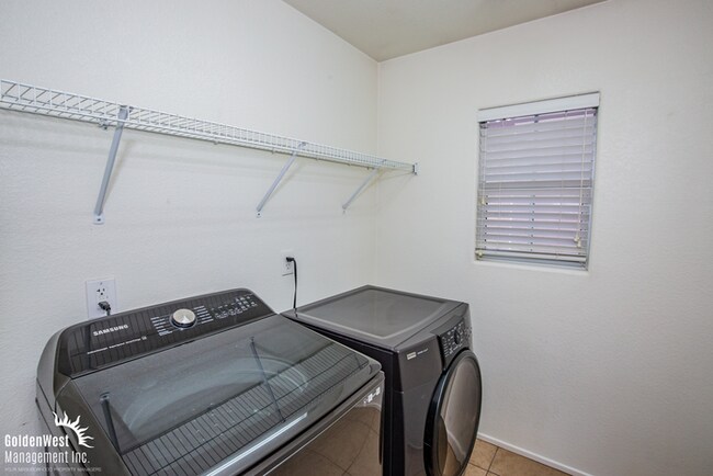 Building Photo - Beautiful 3Bdm 2.5Ba Home in Las Vegas!