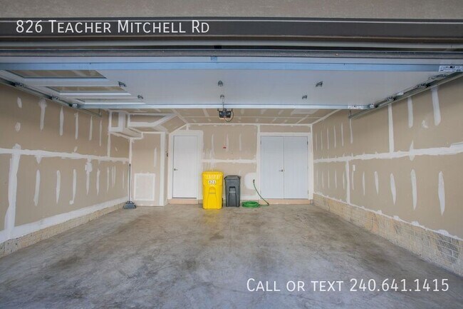 Building Photo - 826 Teacher MItchell Rd