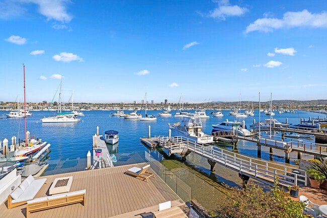 Building Photo - 1126 E Balboa Blvd