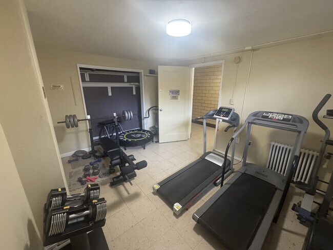 Building Photo - 3901 Tunlaw Rd NW