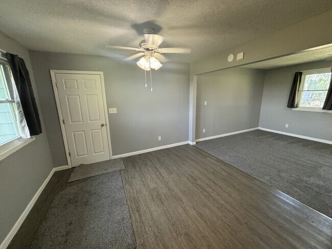 Building Photo - 53 E 300 N