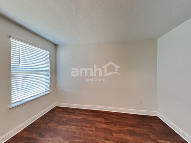 Building Photo - 27296 St Andrews Ave