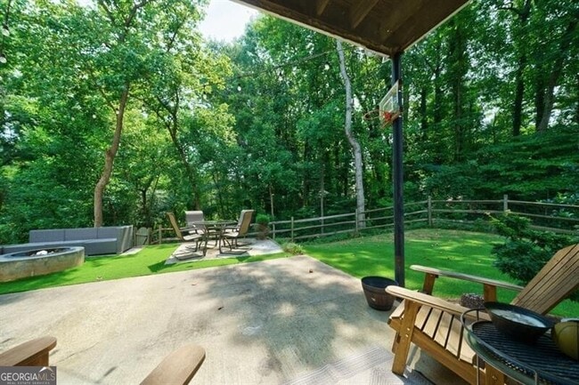 Building Photo - 947 Lenox Hill Ct NE