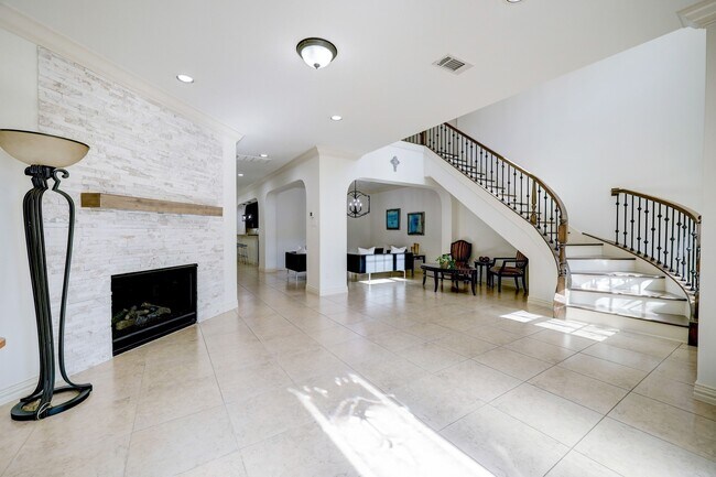 Building Photo - 14470 Summerleaf Ln