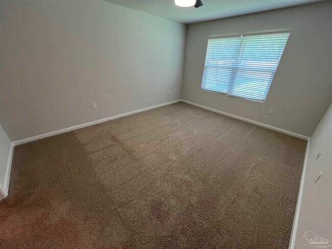 Building Photo - 5273 Peach Dr