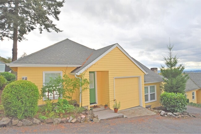 Building Photo - Piccolo Collina Apartments