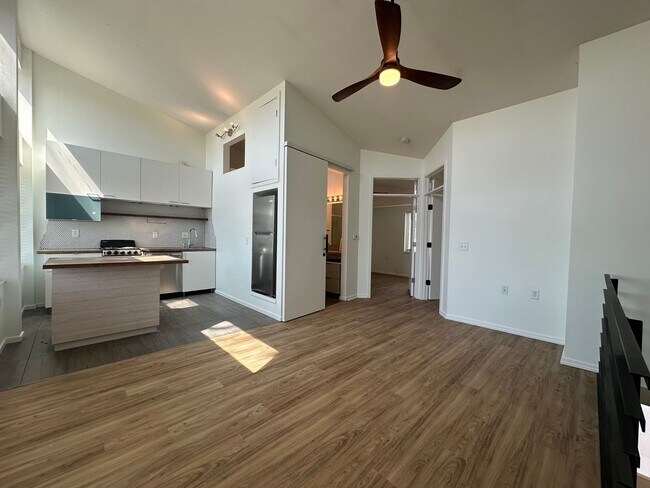 Building Photo - 3048 Anderberg Dr