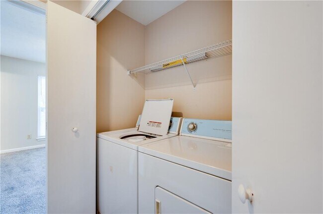 Building Photo - 466 Teal Ct