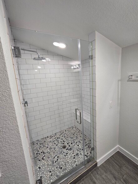 Building Photo - 7406 Geneva Dr