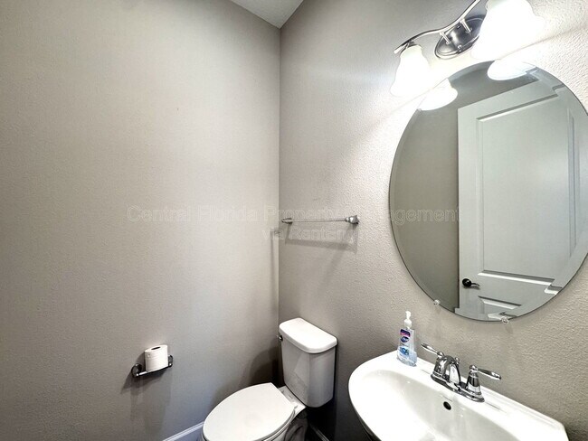 Building Photo - 13808 Chauvin Ave