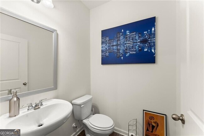 Building Photo - 157 Colbury St