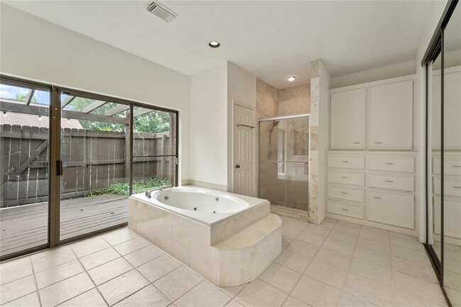 Building Photo - 13127 Waldemere Dr