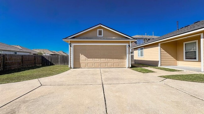 Building Photo - 14100 Briarcreek Loop