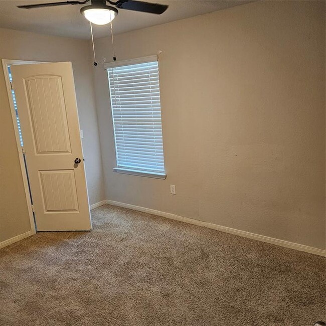 Building Photo - 14010 Macquarie Dr