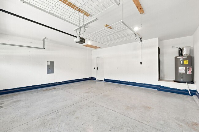 Building Photo - 233 Forester Dr