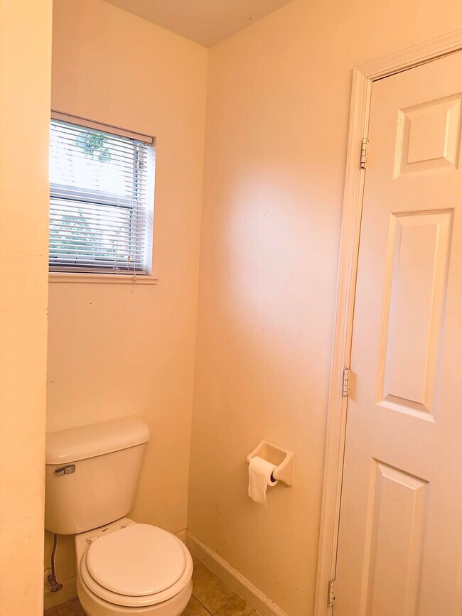 Building Photo - 2088 SE Wild Meadow Cir