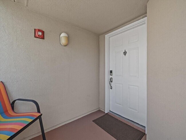 Building Photo - 5900 Bahia Del Mar Cir N