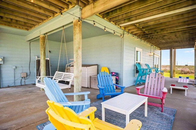 Building Photo - 165 Beach View