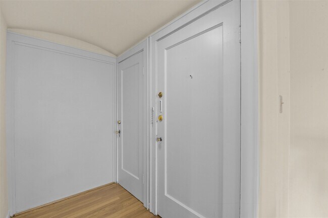 Building Photo - 436 Westmoreland St