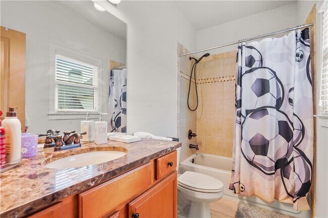 Building Photo - 2596 Rock Maple Dr NE