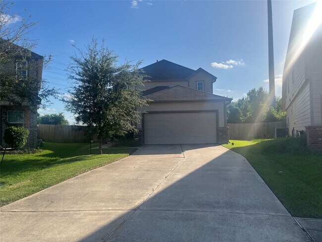 Building Photo - 17275 Quiet Song Ct