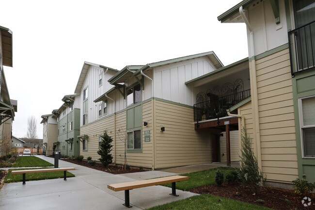 Building Photo - Franklin and Tucker Apartments