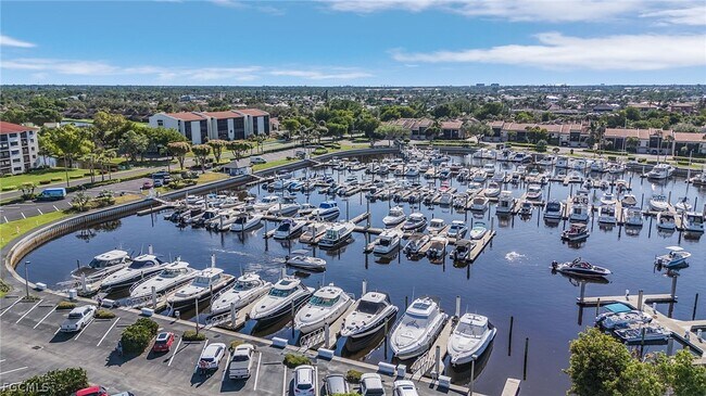 Building Photo - 4821 S Landings Dr