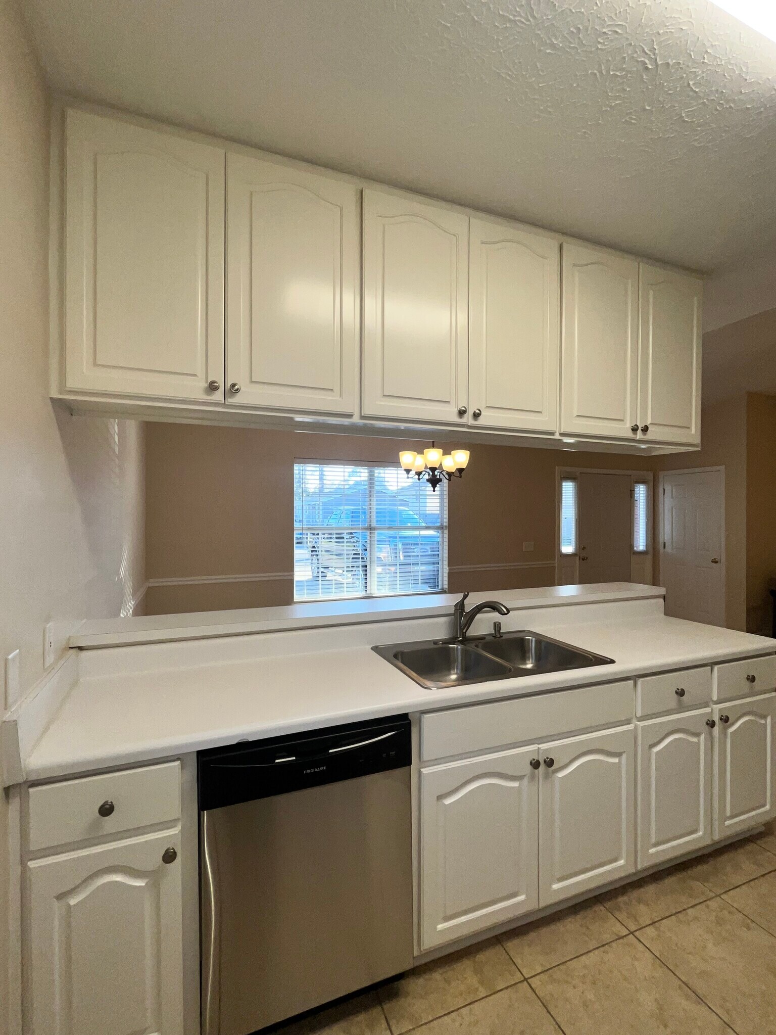 Building Photo - 6214 E Azalea Ave