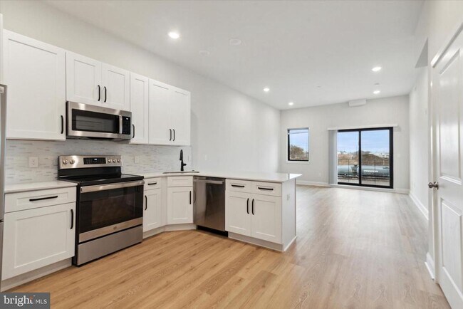 Building Photo - 2157 E Lehigh Ave