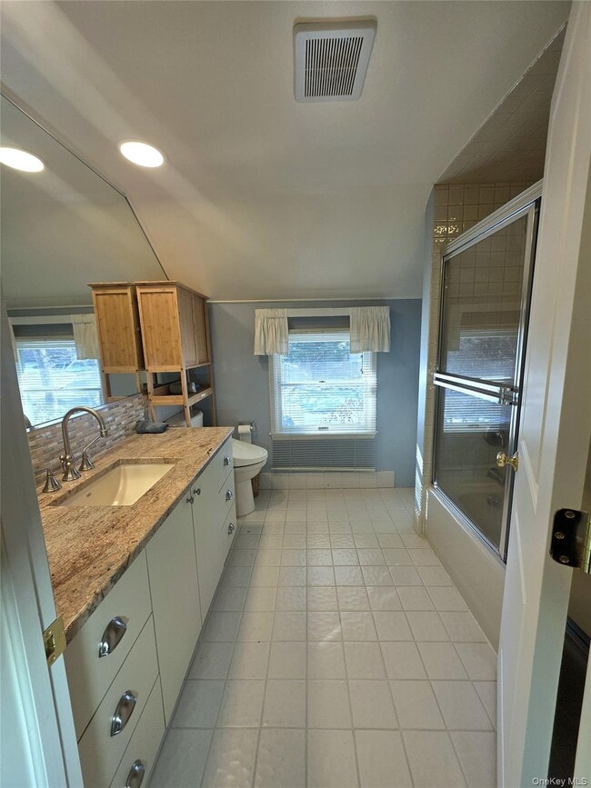 Building Photo - 30 Tappen Dr