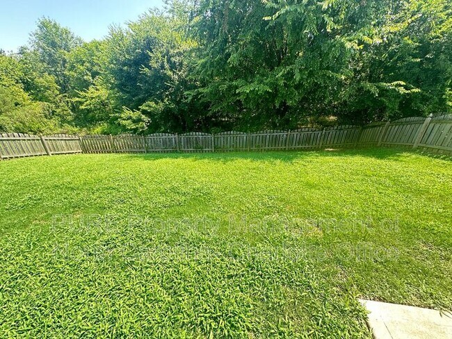 Building Photo - 3520 Larkhaven Ave SW