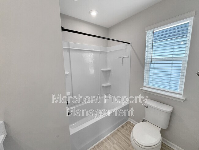 Building Photo - 137 Gervais Cir