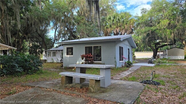 Building Photo - 44 Crawford Dr
