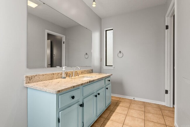 Building Photo - 102 Windwood Ln