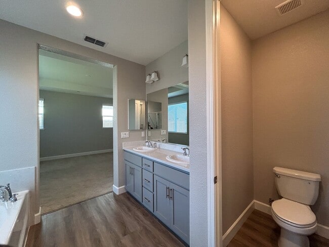 Building Photo - Large 4 Bedroom, 3 Bathroom New Construction Home in Chico