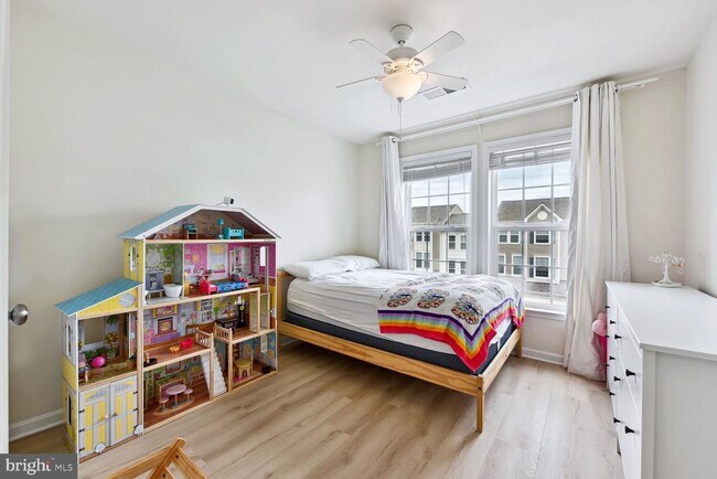 Building Photo - 25148 Sweet Myrtle Square